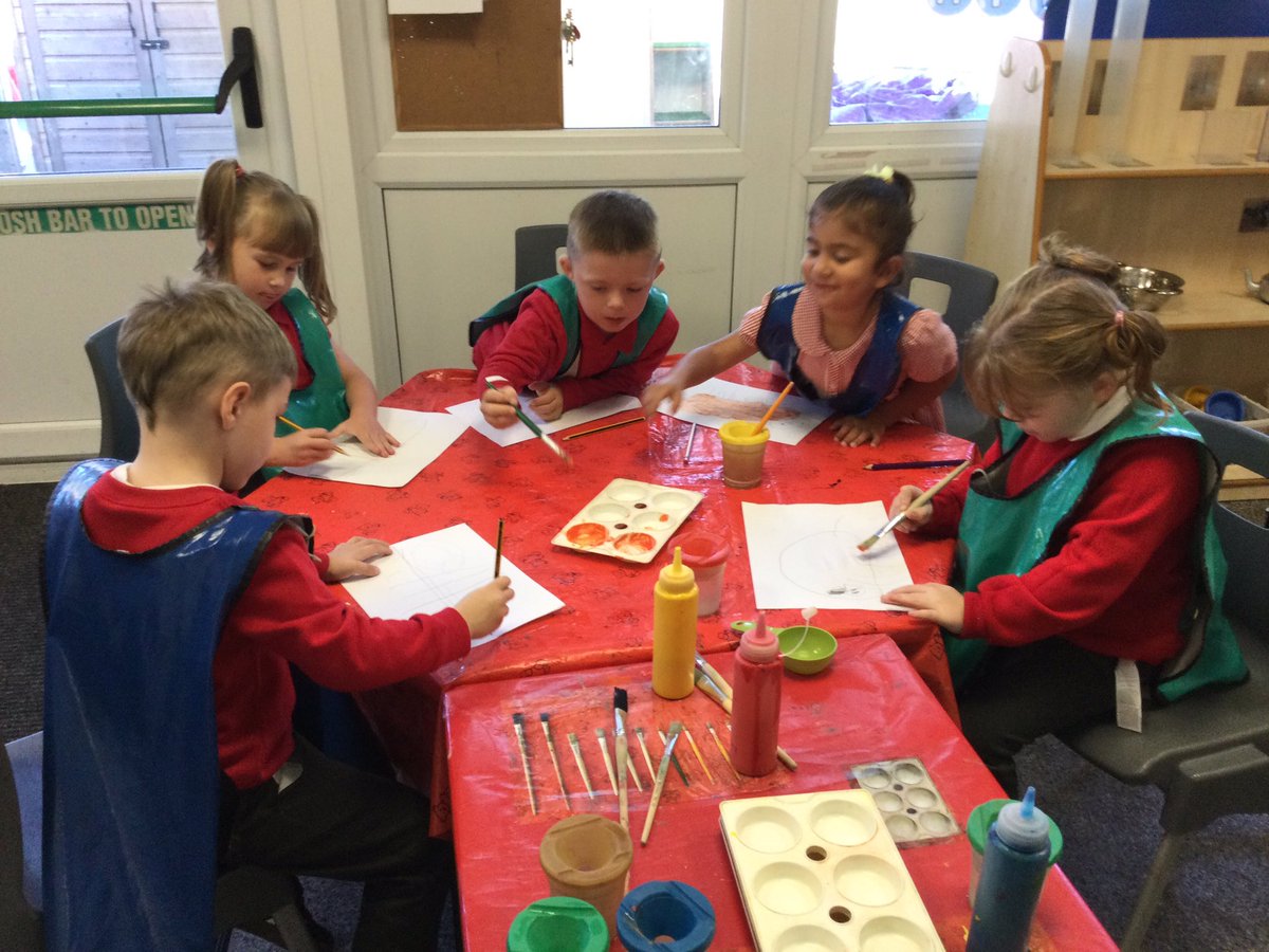 WMPrimaryF2's tweet photo. Busy painting tigers. #ColourMixing #Orange https://t.co/adwoiErlad