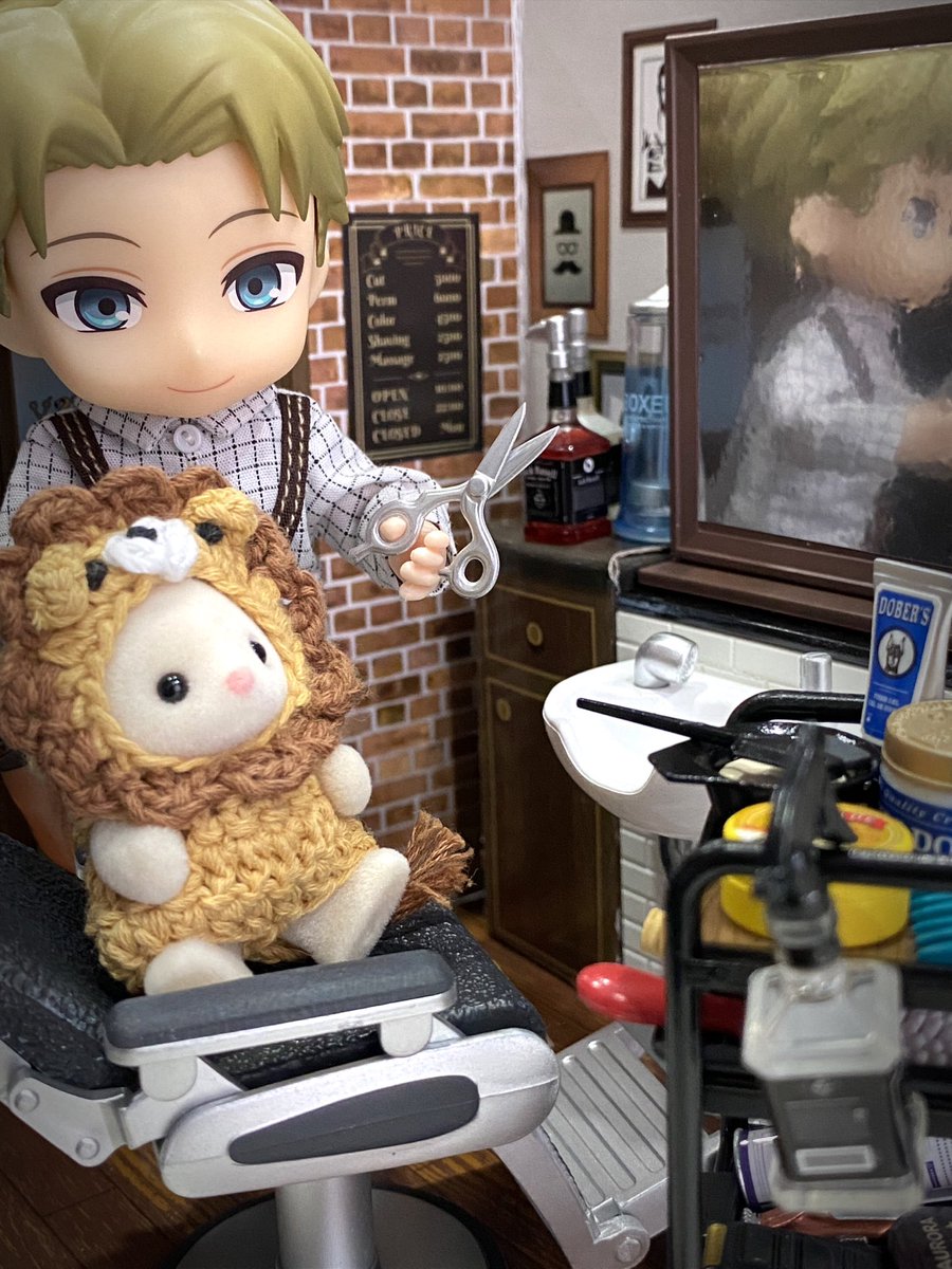 kirara_madani's tweet photo. ネコちゃんがカット&amp;カラーに来たよ✂️✨

いつものメニュー☺️

後ろの仕上がり、こんな感じでいいかな☺️？

 #リーメント #シルバニアファミリー #美容室 #DOBER'S  #BARBARSHOP  #ねんどろいど #オビツ #スパイファミリー #ロイド https://t.co/51kh0Rll9M