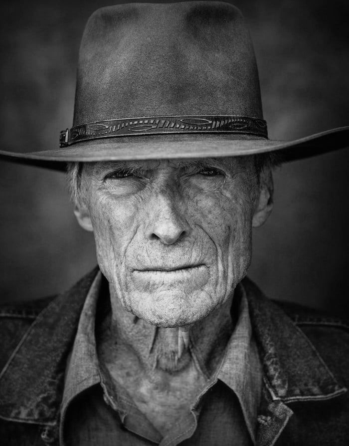 Clint Eastwood, 94-year-old vegan actor legend, formulated one of the most important lessons of his life so far for the young generation:
"Don't look for luxury in watches or bracelets, don't look for luxury in villas or sailboats!
Luxury is laughter and friends, luxury is rain
