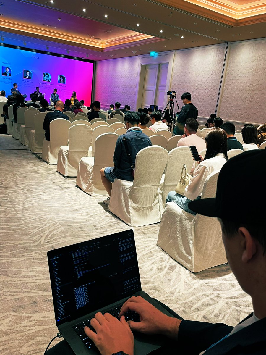 NikoLeMieux's tweet photo. In Singapore talking with investors and colleagues about @itseasyco all week, but it’s not a week off. Might be speaking at @solana #PayFi payments summit in 15 minutes, but never stop shipping code. w/@IamAndrewFisher https://t.co/6gvyTHxvbl