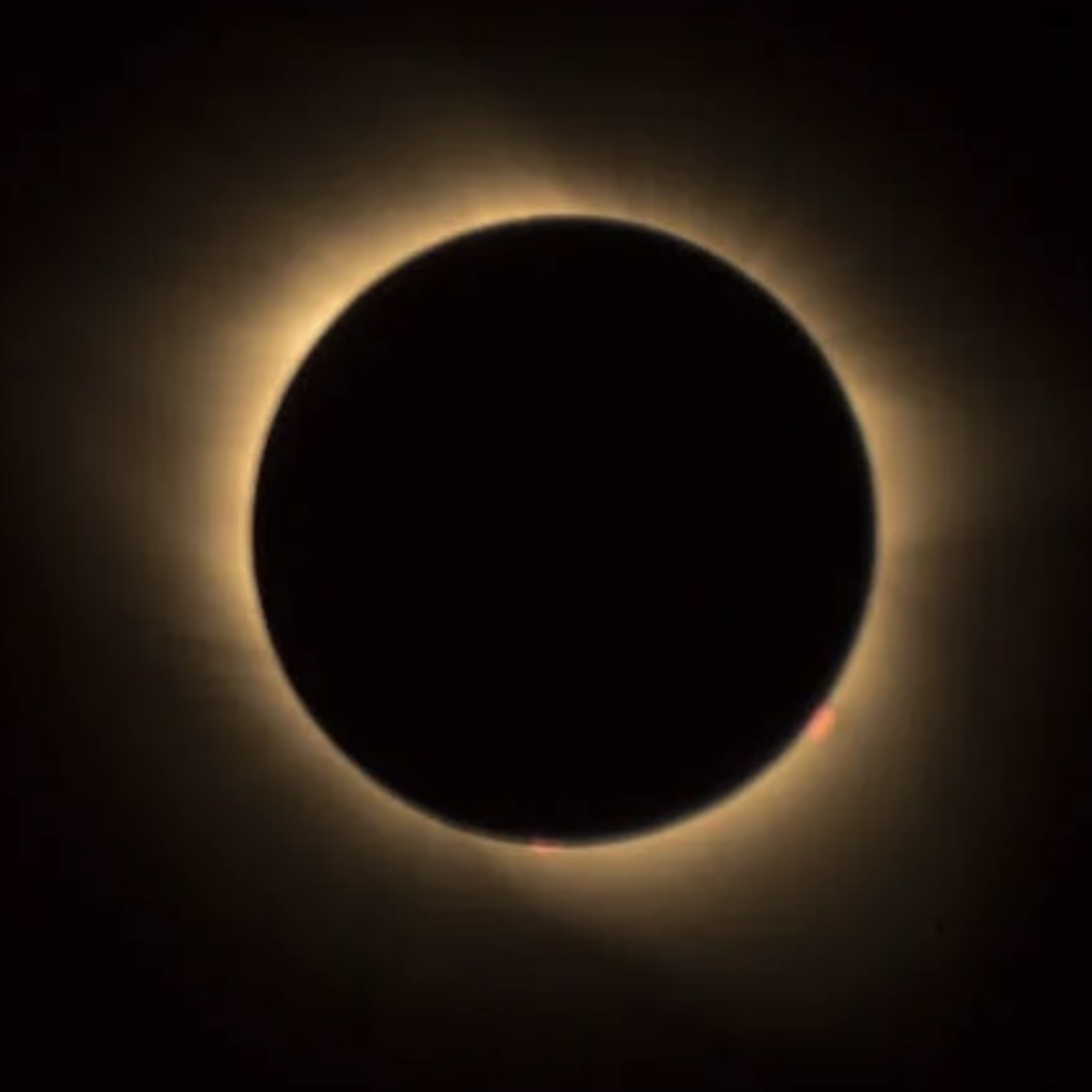 🌝 Cette nuit, il sera possible d’observer une spectaculaire éclipse lunaire qui va partiellement plonger la lune dans l’ombre de la Terre. Elle sera également au plus proche de notre planète, faisant d'elle une super Lune, plus grande et plus brillante que jamais ! 🤩