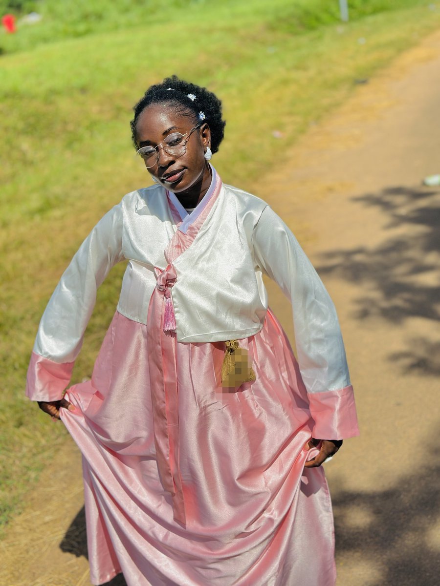 Mideywaks's tweet photo. Costume Day

#FutaConquistadors
#LastdaysinFuta
#Fybweek https://t.co/LcbxQlJjYC