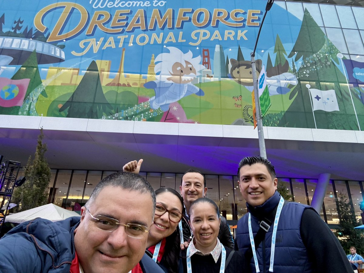 ccorreag71's tweet photo. Amazing event in #SFO with #salesforce #DF24 at Moscone center https://t.co/GKT7wDpsNe