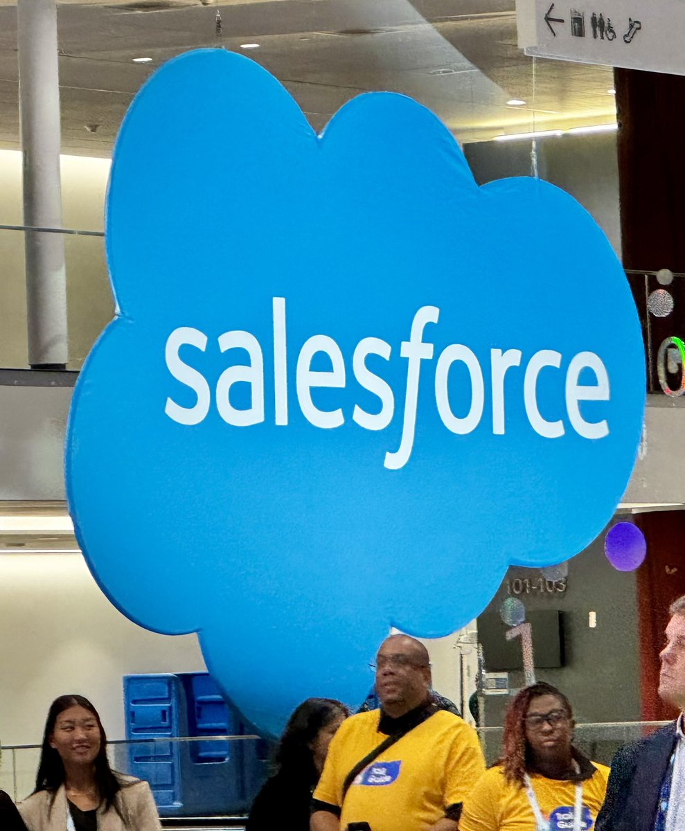 ccorreag71's tweet photo. Amazing event in #SFO with #salesforce #DF24 at Moscone center https://t.co/GKT7wDpsNe