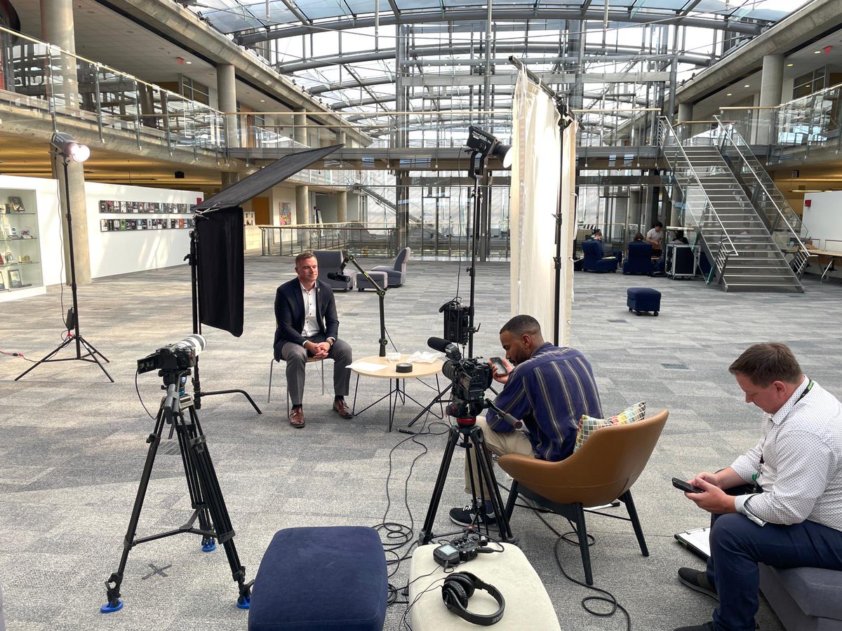 We travelled to #Chicago to interview <a href="/shure/">Shure</a>  Incorporated business leaders, finding out how they stay competitive and innovative in their sector.

#onset
#BehindTheScenesLook  
#headphones
#storytellers 
#businessleadership 
#visualstudio