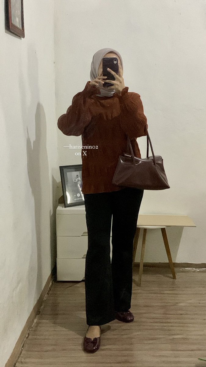 harisenin02's tweet photo. jujur suka bgt menyelam dishopee untuk belanja blouse yg murah tp cakep

beberapa koleksi blouse punya ku!💌 

mari kita review pelan pelan🏃🏻‍♀️ https://t.co/RSwPE2WTt7