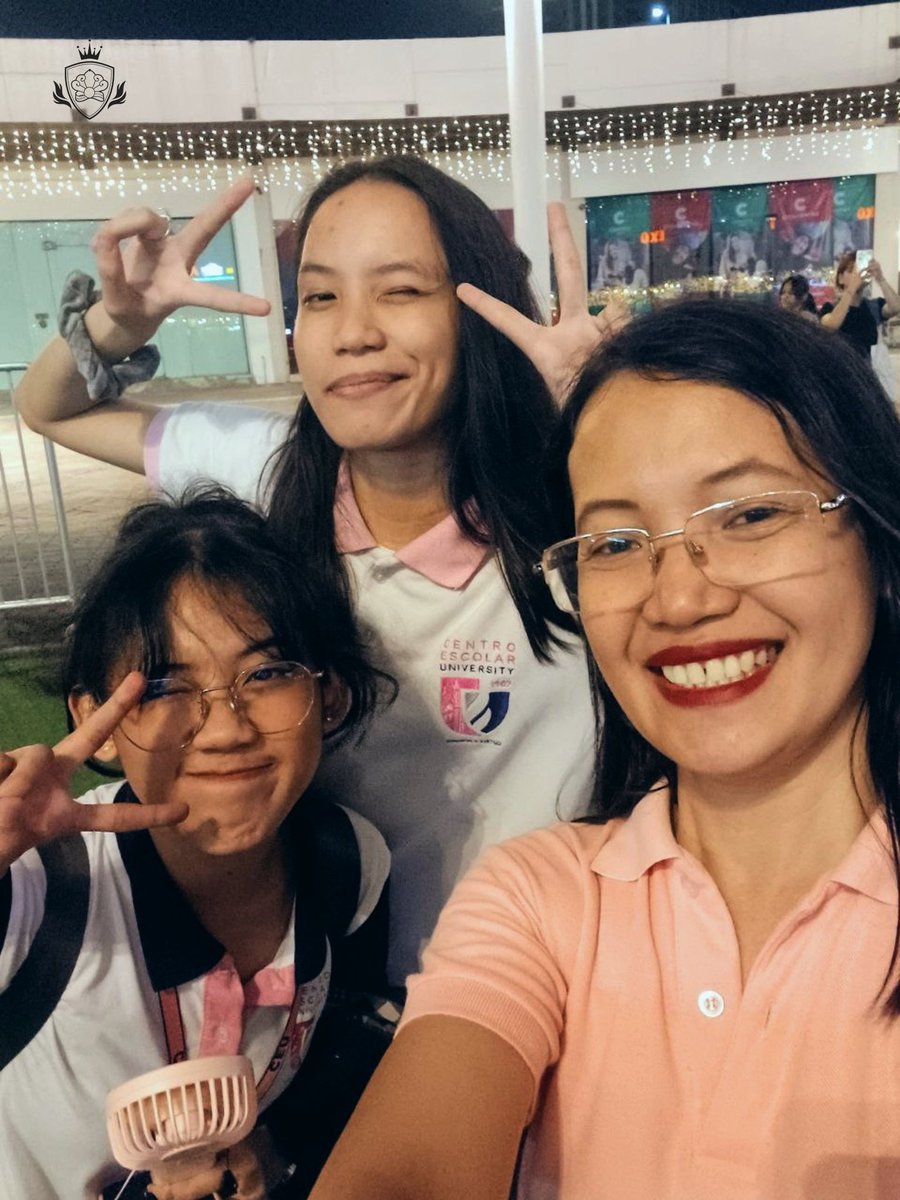 PHPPearls's tweet photo. @PressHitPlay @xxivchrls @yuukigito_ @JPsoliva @s_sev__ [📸 EVENT PHOTOS | PHP PEARLS SET #2]

Pearls and @PressHitPlay on Wish Bus Roadshow at Eton Centris, Quezon City last September 09. 💛

PHP LAMPARA AT WISHBUS
#PHPatWishBus
#PHPLampara #Press_Hit_Play https://t.co/SAyXcDHqit