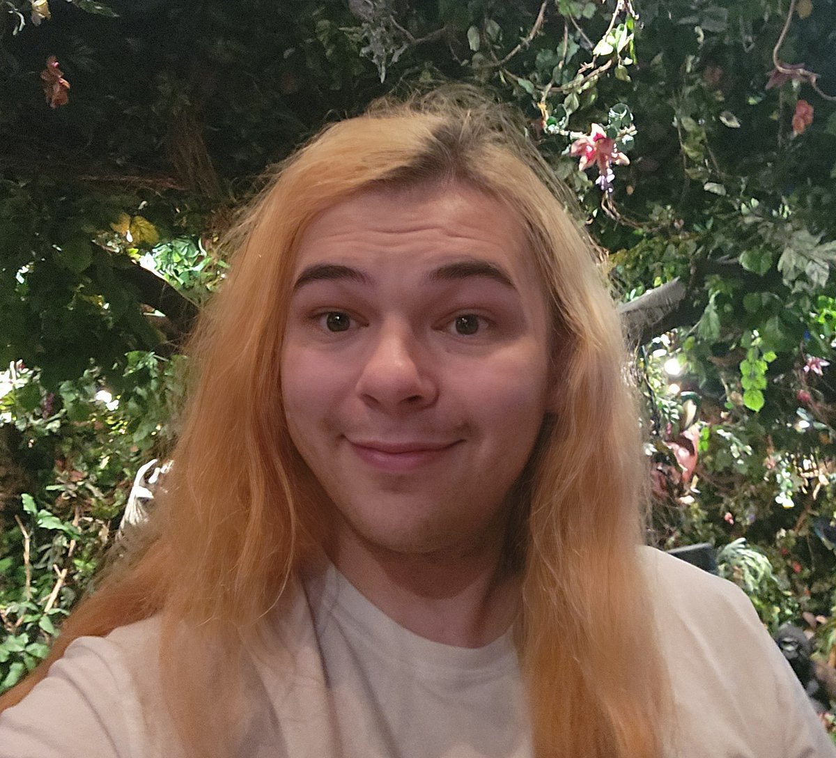 Frostralia's tweet photo. Hey friends! Frost here. Today is National Voter Registration Day. If you're not registered to vote I advise you to. Your vote can help our community a great deal in our struggle for our rights. You can be a part of that change we are working towards in the world.
#voting #trans https://t.co/5HAs3FzlQK