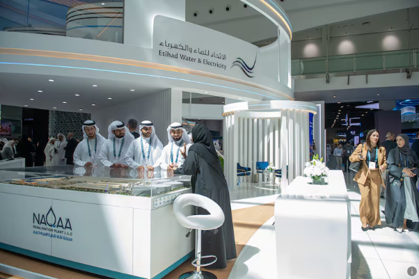 deens_ofad's tweet photo. UAE's new initiative allows homes and businesses in the Northern Emirates to install rooftop solar panels, feeding power back to the grid and reducing energy bills. The goal: 20 MW of solar power by year's end!  #RenewableEnergy #SolarPower #UAE #Sustainability #EtihadWE https://t.co/wGOysjQ4S6
