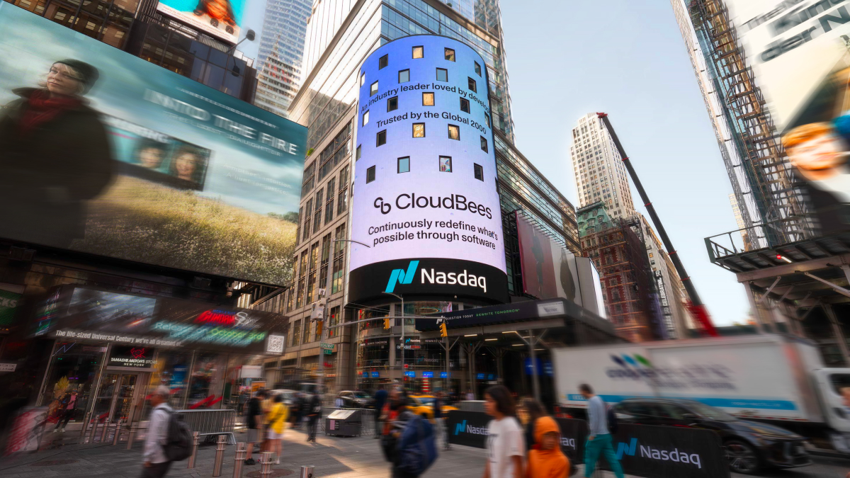 CloudBees's tweet image. Seeing ourselves on the world-famous @NASDAQ Tower has us buzzing with excitement! 🐝 What a great way to kick off the week of #DevOpsWorld2024. 

Tune in today to hear more from the CloudBees team. devopsworld.com