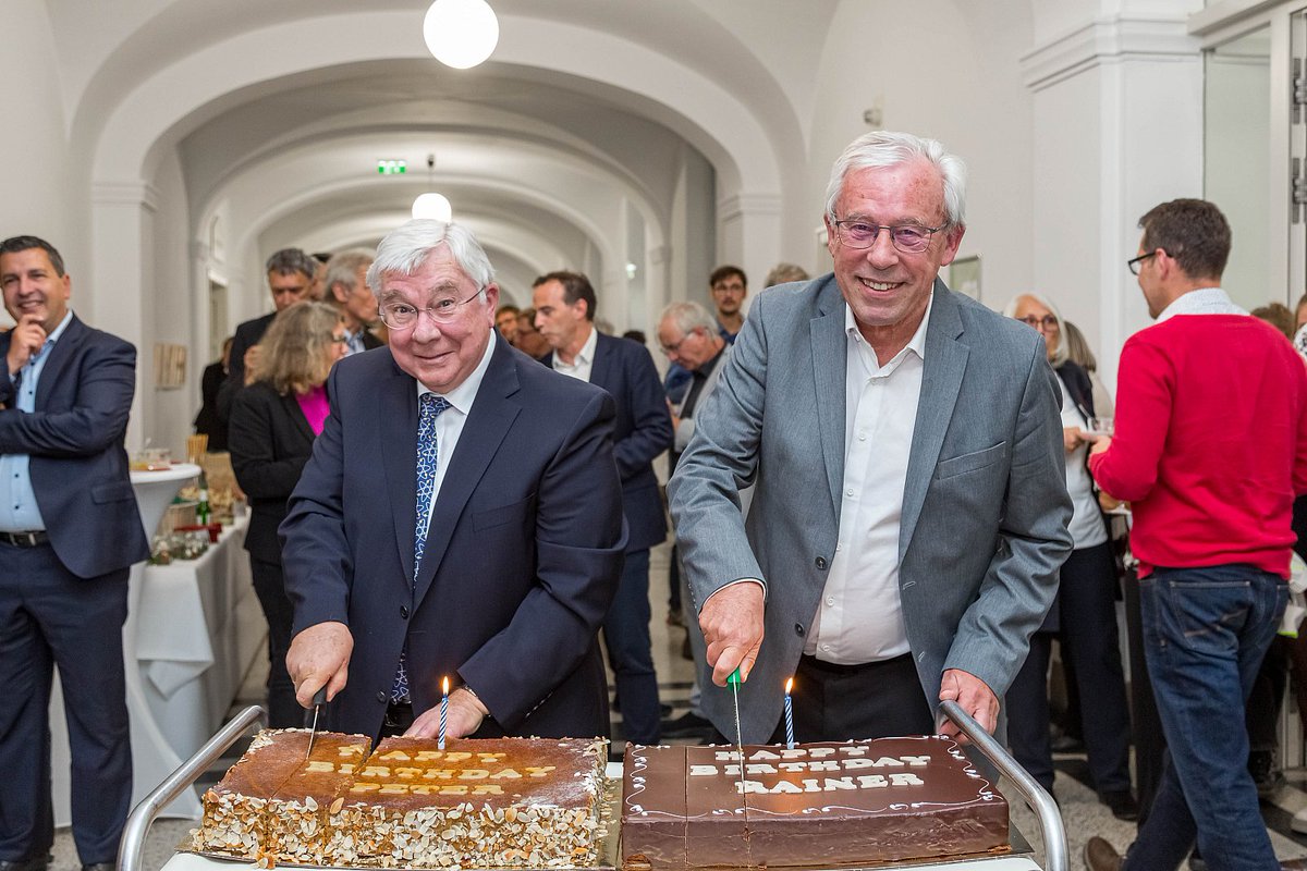 The International Conference on Quantum Optics and Quantum Information opened yesterday here in Innsbruck with a grand opening ceremony at the <a href="/uniinnsbruck/">@uniinnsbruck@social.uibk.ac.at</a> celebrating 20 years of IQOQI <a href="/oeaw/">Austrian Academy of Sciences</a> 🎂 👏