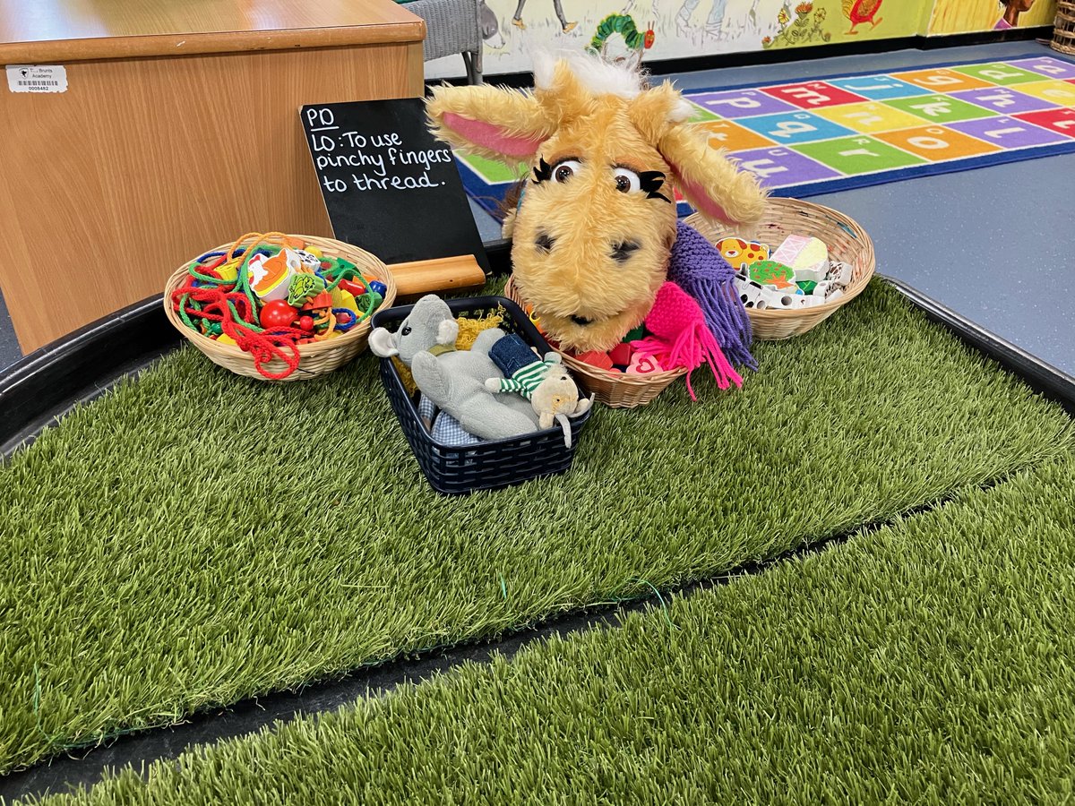 Harold the giraffe has had a great visit to <a href="/Haddon_Primary/">Haddon School</a> this week! The children really enjoyed learning with Harold and his friends about keeping their brains and bodies healthy and safe! 🦒 #Haroldthegiraffe #PSHE #Wellbeing #SCARF