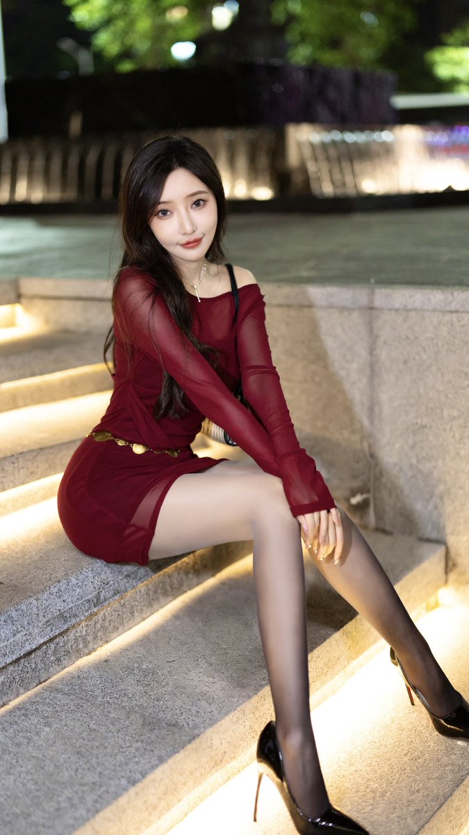 应节日的颜色❤️ 
宝宝们中秋快乐🎑
一起赏月啦～ https://t.co/kAgJwE3CcY