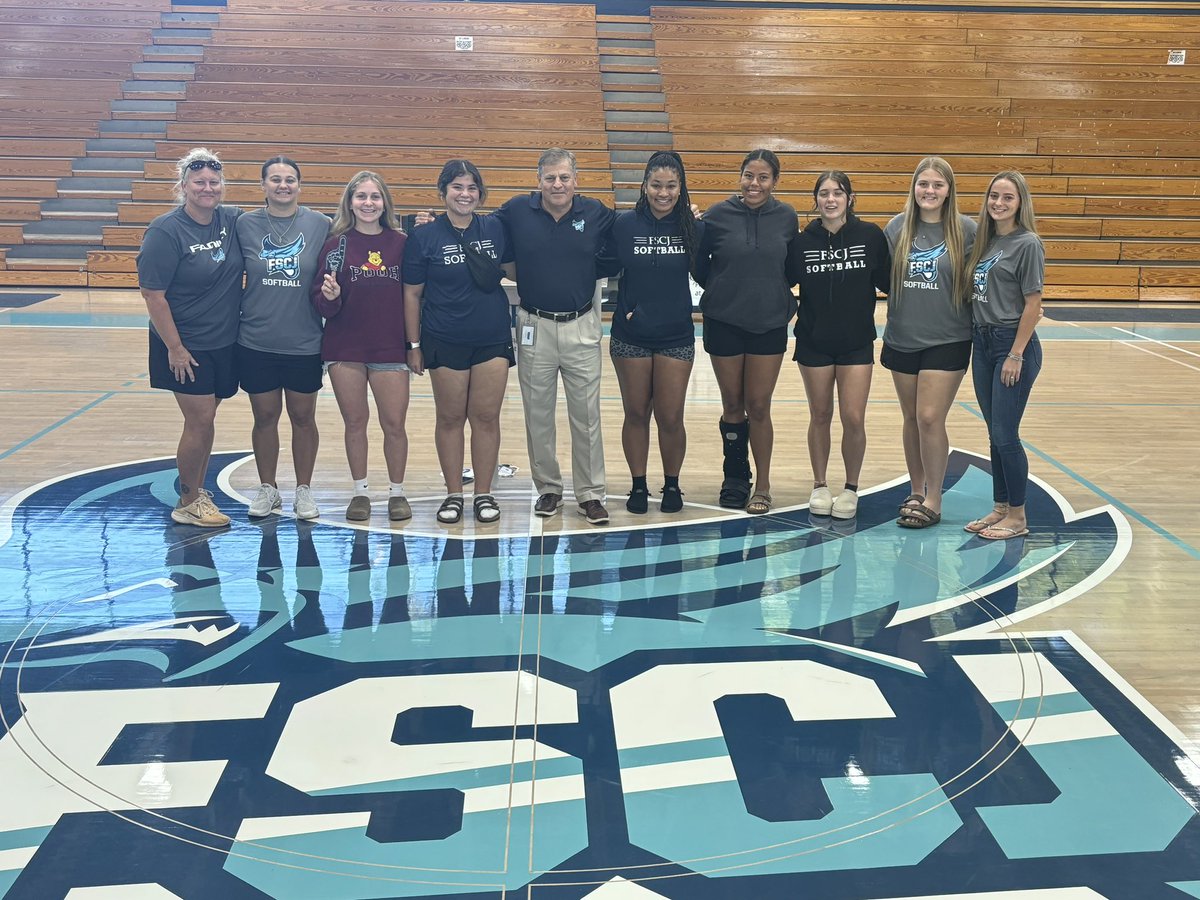 FSCJ Softball tweet media