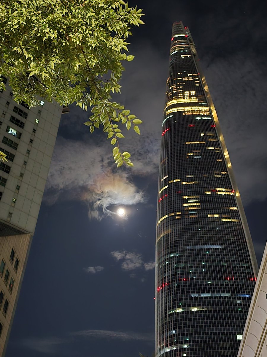 dan2super's tweet image. 추석인데 아직도 더움. 보름달이 예뻐서 사진 찍었는데 잘 나오네요. 모두 예쁜 달 보셨기를