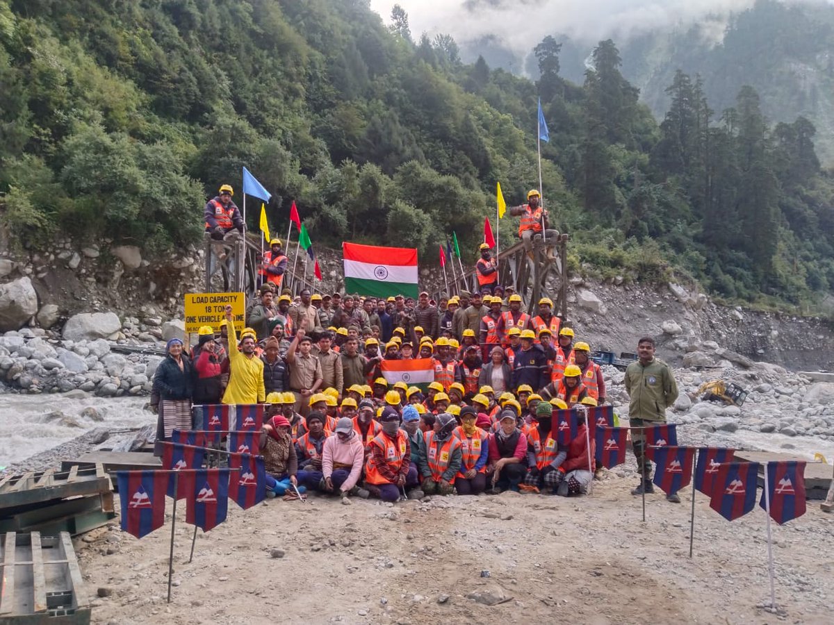 prodefgau's tweet image. BRO &amp;amp; Indian Army achieved another milestone in calamity ravaged Lachen Valley in North Sikkim with the completion of Zeema Bridge restoring connectivity to forward areas.The brave hearts worked under extreme weather conditions and  completed the bridge in record time
@BROindia