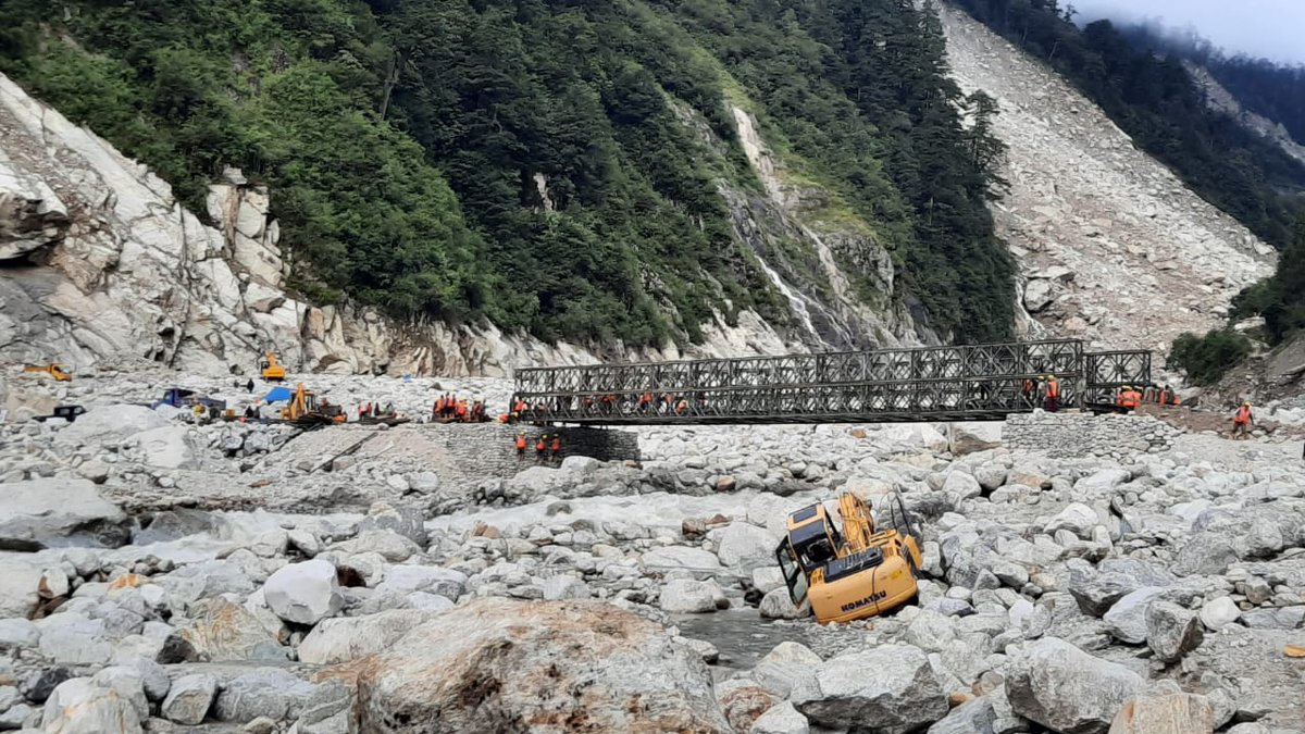 prodefgau's tweet image. BRO &amp;amp; Indian Army achieved another milestone in calamity ravaged Lachen Valley in North Sikkim with the completion of Zeema Bridge restoring connectivity to forward areas.The brave hearts worked under extreme weather conditions and  completed the bridge in record time
@BROindia