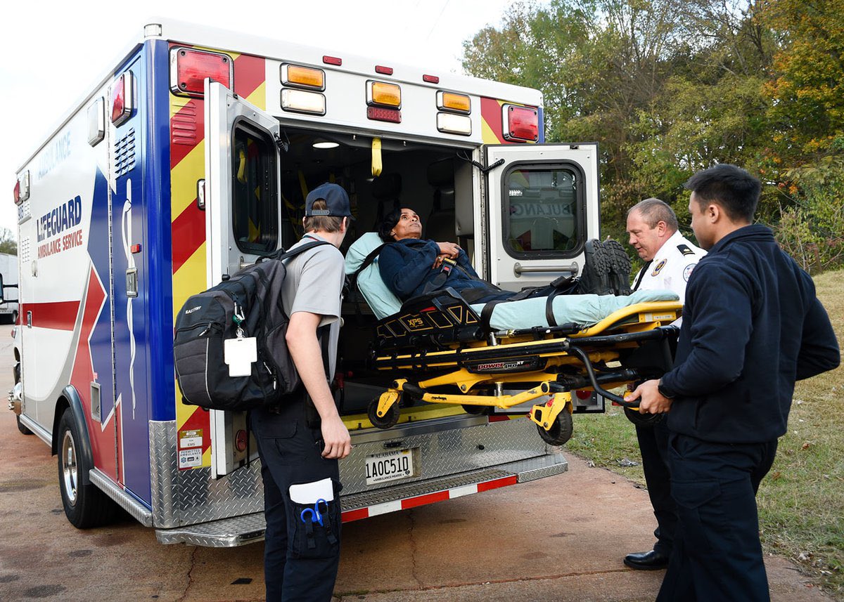 🚨💥📟 BREAKING: Ilhan Omar in critical condition after her pager inexplicably explodes
