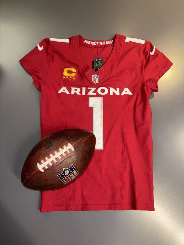 MLFootball's tweet photo. 🚨BREAKING: #Cardinals QB Kyler Murray's jersey and ball from Sunday's win were sent to the Pro Football Hall of Fame.

Kyler became the 2nd player in #NFL history with 250+ passing yards, 50+ rushing yards, and a perfect 158.3 passer rating.

LEGENDARY, @K1

(Via @CardsMarkD) https://t.co/BMZGcWgxHH