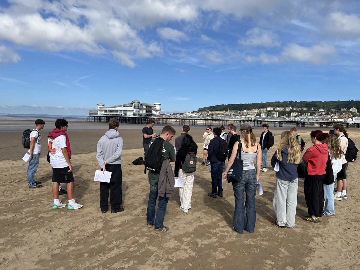 First UWE BA Geography field trip of the year investigating sunny Weston-super-Mare! <a href="/UWE_GEM/">UWE GEM</a>