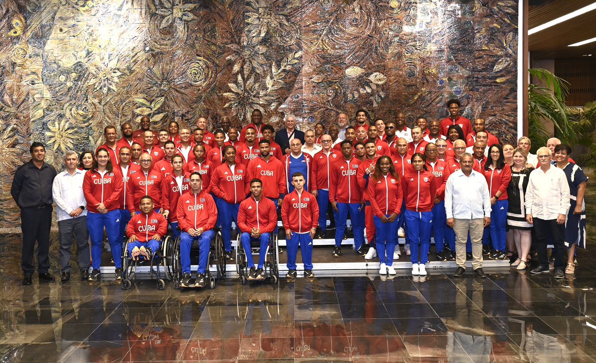 ✍️| El Presidente subrayó que se impone, a partir de las actuaciones en París 2024, hacer «una reflexión meticulosa de los resultados, de los problemas, y sobre todo de las proyecciones para el nuevo ciclo olímpico».

🔗| presidencia.gob.cu/es/noticias/el…
.
.
.
#DesdeLaPresidencia 🇨🇺