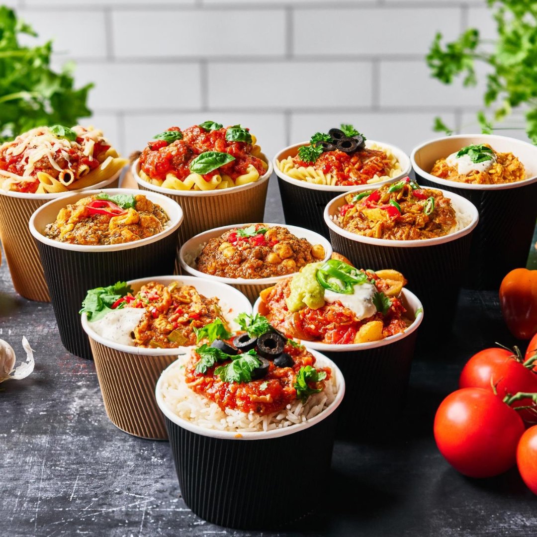 Past King x Street Kitchen is now available at Catalyst Deli Kitchen (Stoke Campus) and Dudleys (Blackheath Lane, Stafford Campus)! 🍝🍛

Grab one of our delicious daily specials with pasta or rice for just £3.50, and why not add a cheese topping for just 30p!

#LoveToEatAtStaffs