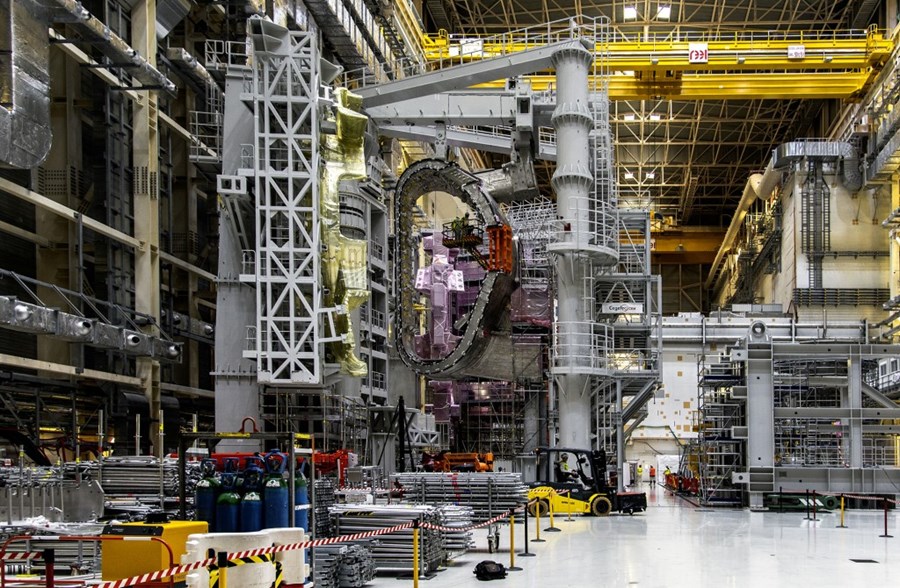 iterorg's tweet image. After nearly two years of halted progress, vacuum vessel assembly is back on track at ITER! Vacuum vessel sector #7 is now free from scaffolding, with its geometry fully restored, and thermal shield panels freshly returned from repair in India.
#ITER #Fusion #EngineeringMarvel