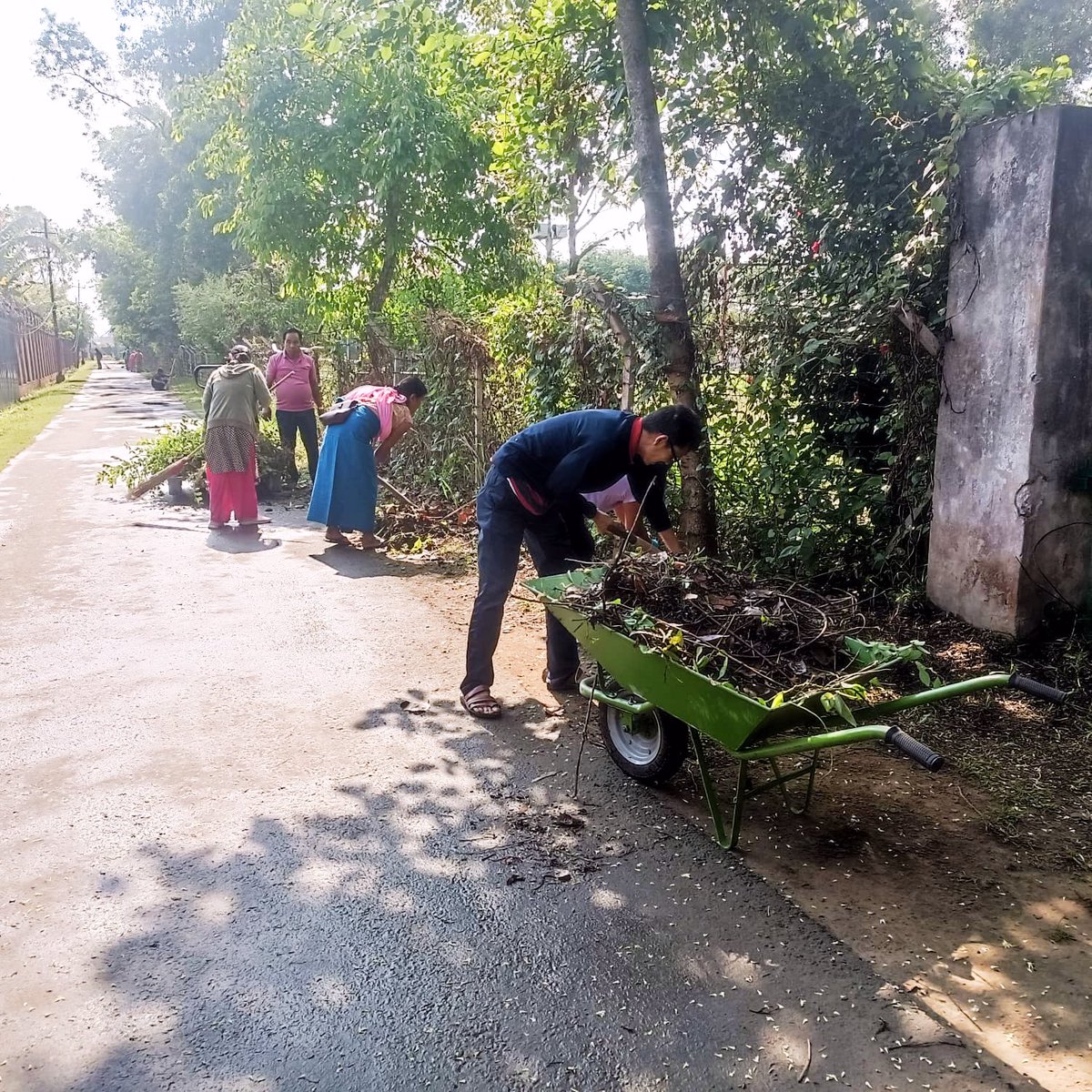 DBT_IBSD's tweet photo. BRIC-IBSD has carried out a Cleanliness Campaign at IBSD Imphal Campus in connection with Swaschhata Hi Seva 2024 @DBTIndia @DrJitendraSingh @PMOIndia @rajesh_gokhale @PulokMukherjee https://t.co/OtqTNZ3WKb