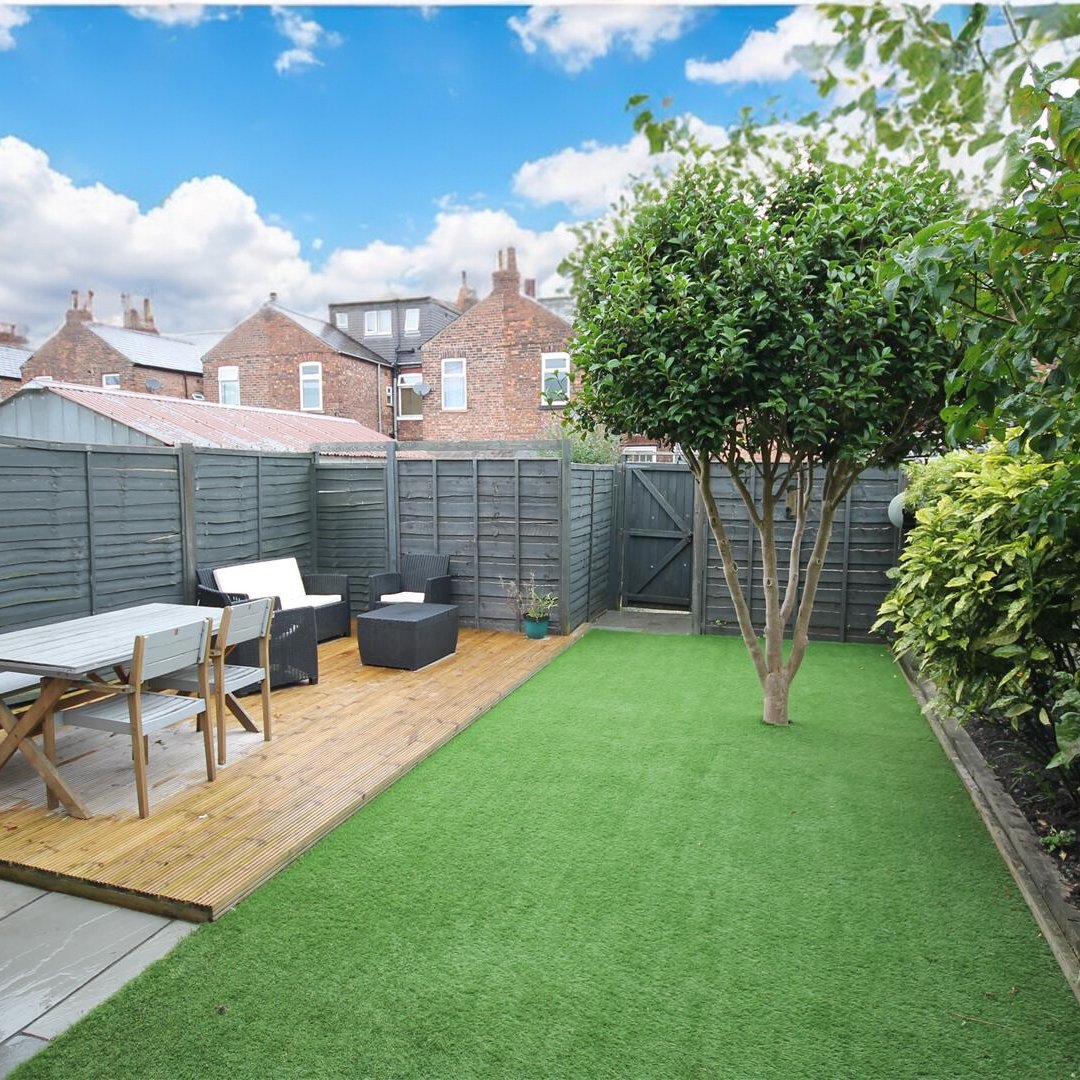 Property of the week

🛏️ 3  double bedrooms
🚗 Off-road parking 
🔌 Electric vehicle charging point
🛋️ 2reception rooms
🔑 No onward chain 
🔨 Cellar for extra storage space

📍 Eccles, Manchester
💰Price: £280,000

ow.ly/kCP150ToZ1i
