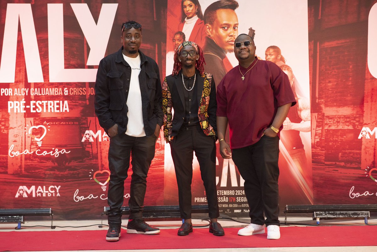 CaseBuyakah's tweet photo. Uma noite especial na estreia de um grande filme @caly_filme , ao lado de mentes brilhantes que ajudam a elevar nossa cultura. Orgulho em ver nossa arte crescer e brilhar.
#Alcy e #Criss estão de parabéns pela coragem. ✊🏾
#Embaixador https://t.co/I0wTdgQG0v