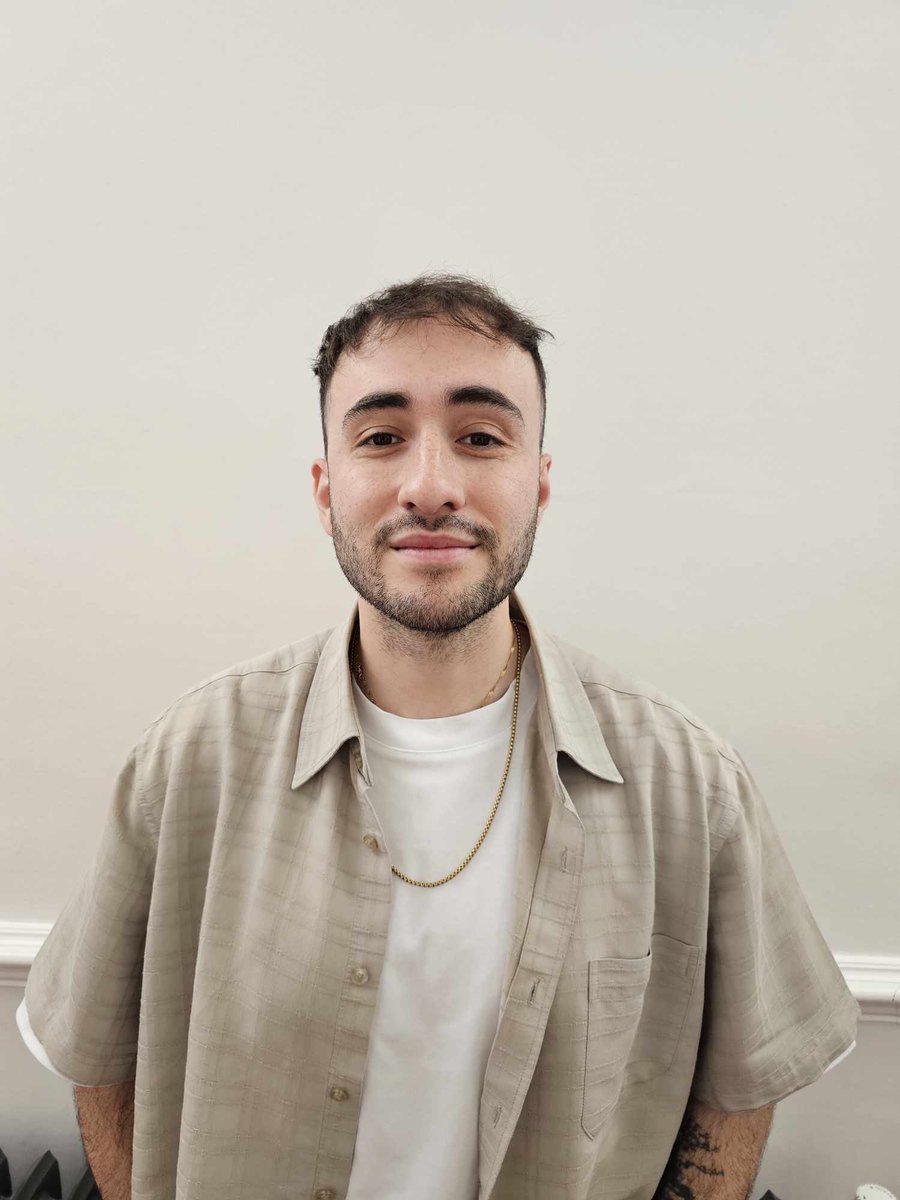 🌟 Meet Reza, a valued team member of Blueberry, now advancing his career with a Level 3 Digital Marketing apprenticeship at Blueberry. 📈

From University to Exec to Apprentice, he shows how adult apprenticeships can build on a degree. 🚀

Learn more: bit.ly/Blueberry_adul…