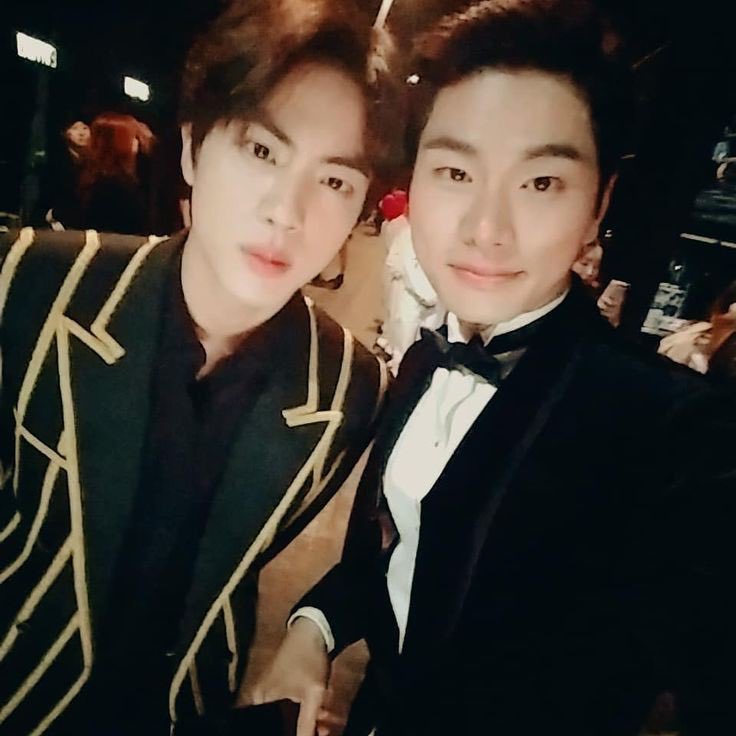 jinthestandard's tweet photo. I’m so excited to see Seokjin with Actor Lee Yi-kyung and discover more about their friendship today lol

PRINCE OF TENNIS JIN
#RunJin_EP4 #RunJin #달려라석진 https://t.co/WqyPwwUTIm