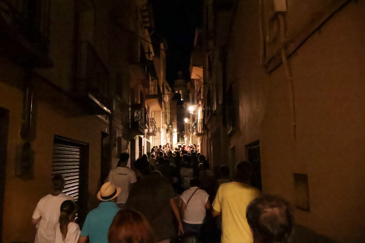 🏘️📖☀️En el contexto de la Semana cultural de @ayuntamientooliete y las Jornadas CIT @citeruel activamos desde el @despertadoresrurales , @espaciojoven_oblites y @ahula_asesoriacreativa la propuesta Palabrotar como un espacio comunitario y regenerativo a través de la palabra.