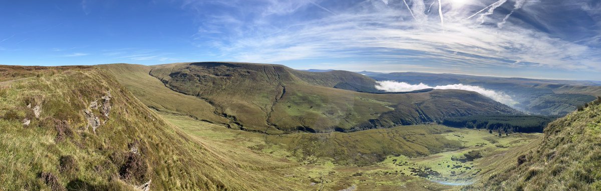 TravellingTrev's tweet photo. Gorgeous in the #BreconBeacons today #goattrack 🐐⛰️🏴☀️ https://t.co/eBEBTokLMs