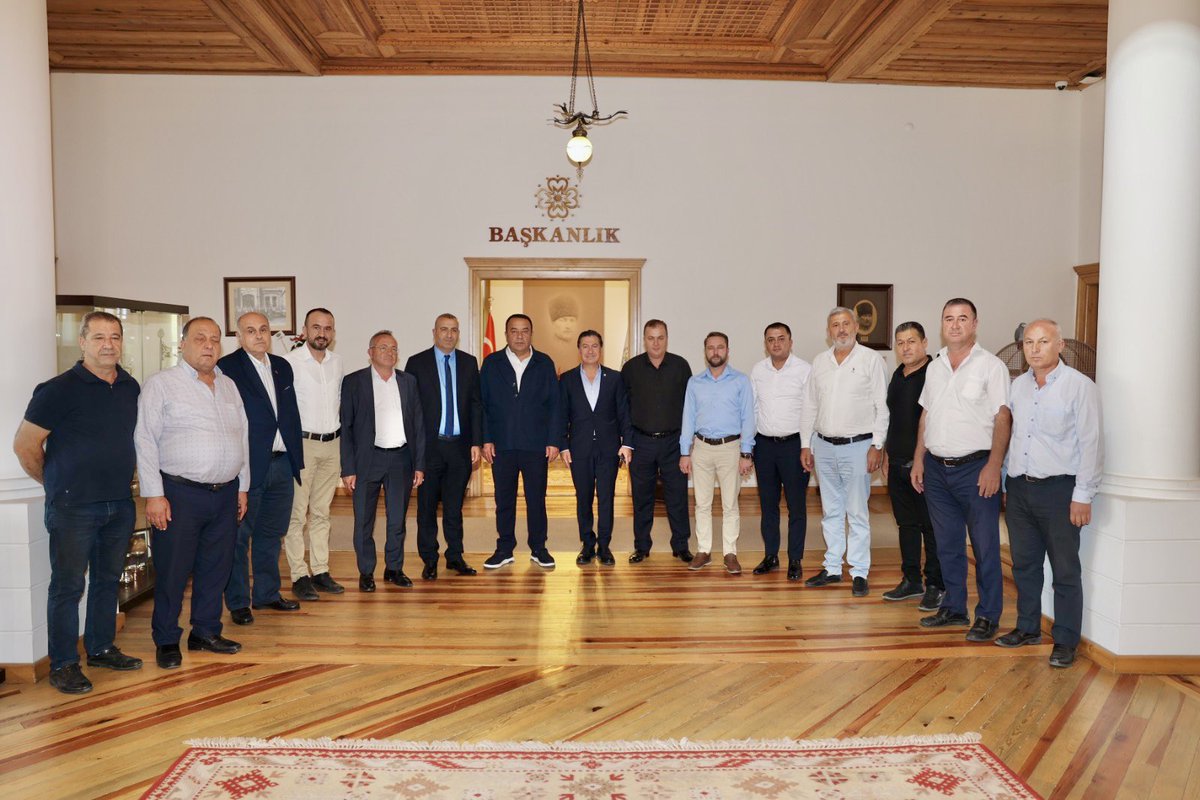 Muğla Büyükşehir Belediye Başkanı Sayın Ahmet Aras’ı, Ulaşım Esnaf Odalarımız ve Kooperatif Başkanlarımız ile birlikte ziyaret ettik.

Belediye Başkanı Sayın Ahmet Aras’a ve Belediye personeline misafirperverlikleri için teşekkür eder, başarlı çalışmalar dilerim
