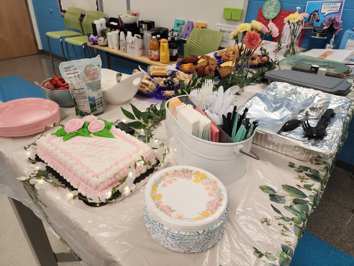 Erin Kleinman (@snowdenfarm_sdt) on Twitter photo Yesterday we got to shower our amazing assistant principal with celebrations for her WEDDING this weekend!!! Congratulations Ms Gross! <a href="/SFES_Principal/">Snowden Farm ES</a> <a href="/SnowdenFarmRS/">Carolyn Altuner</a> Yesterday we got to shower our amazing assistant principal with celebrations for her WEDDING this weekend!!! Congratulations Ms Gross! <a href="/SFES_Principal/">Snowden Farm ES</a> <a href="/SnowdenFarmRS/">Carolyn Altuner</a>