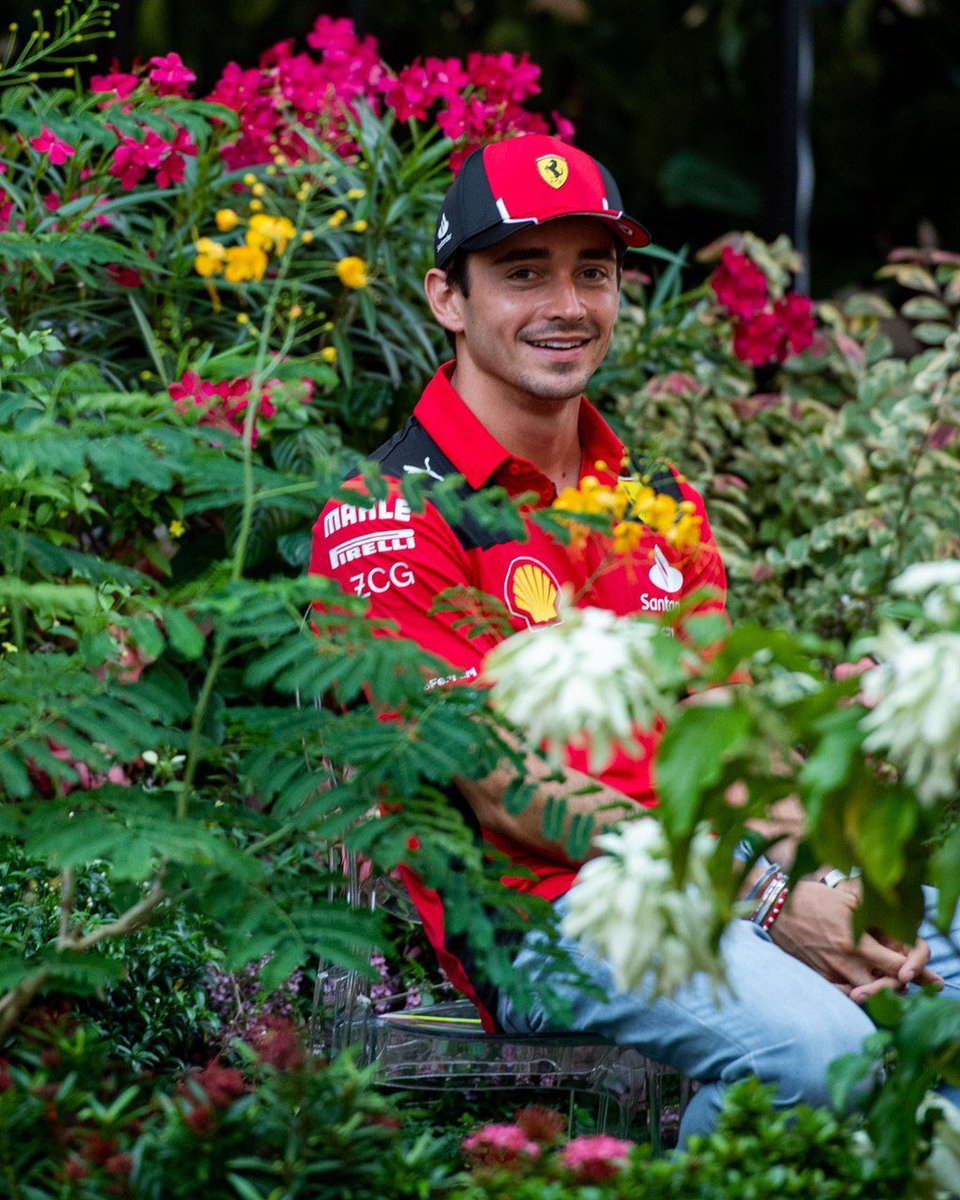 tjrfsl's tweet image. This screams status alay bapak bapak fb