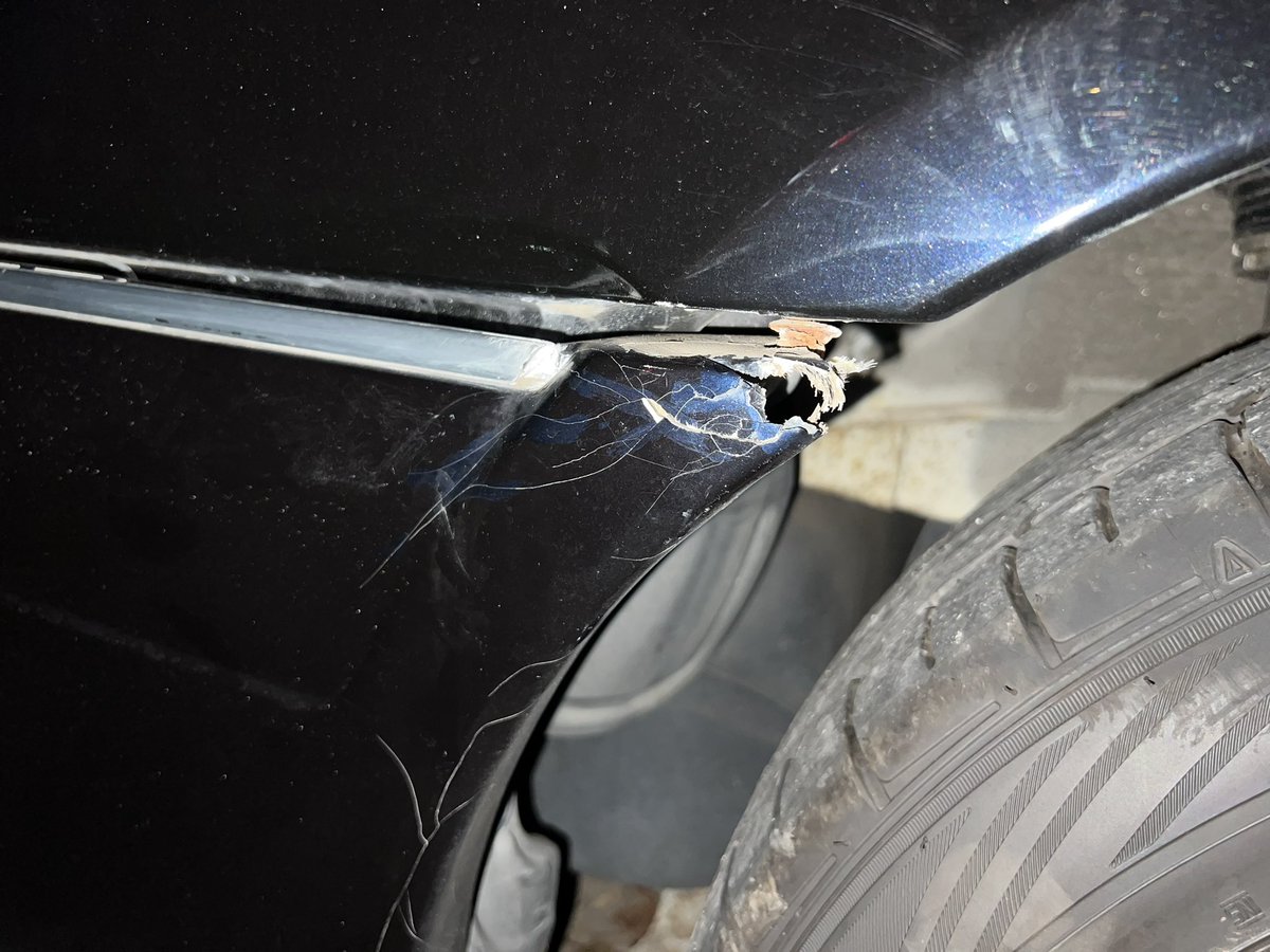 1033SATVVVF's tweet image. 緩募

c34ステージア 純正リアバンパー

色は問わず譲っていただける方

出
MASAモータースポーツリアバンパー

右取り付け部割れ有り

#wgnc34
#wgc34
#c34ステージア