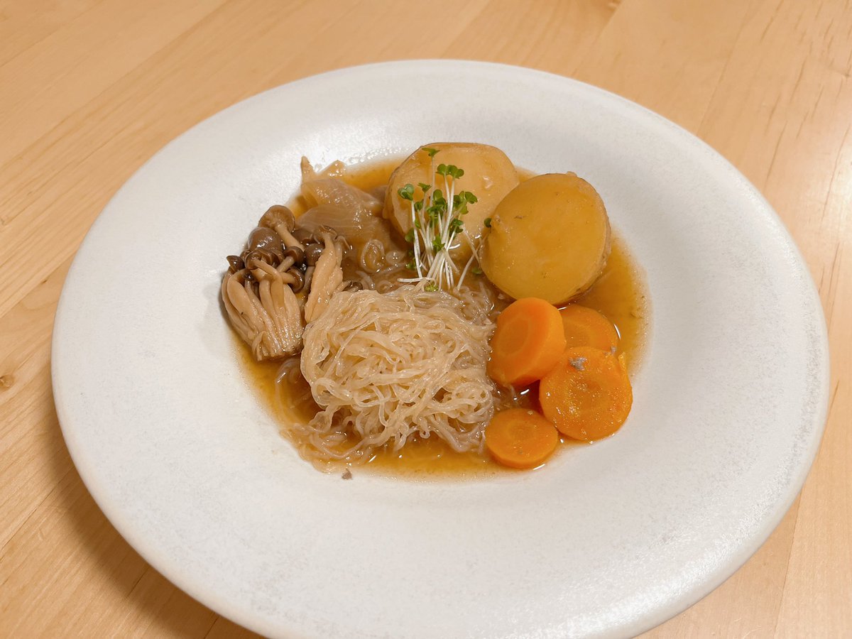 肉じゃがさんできました
※お肉は失敗したので不在