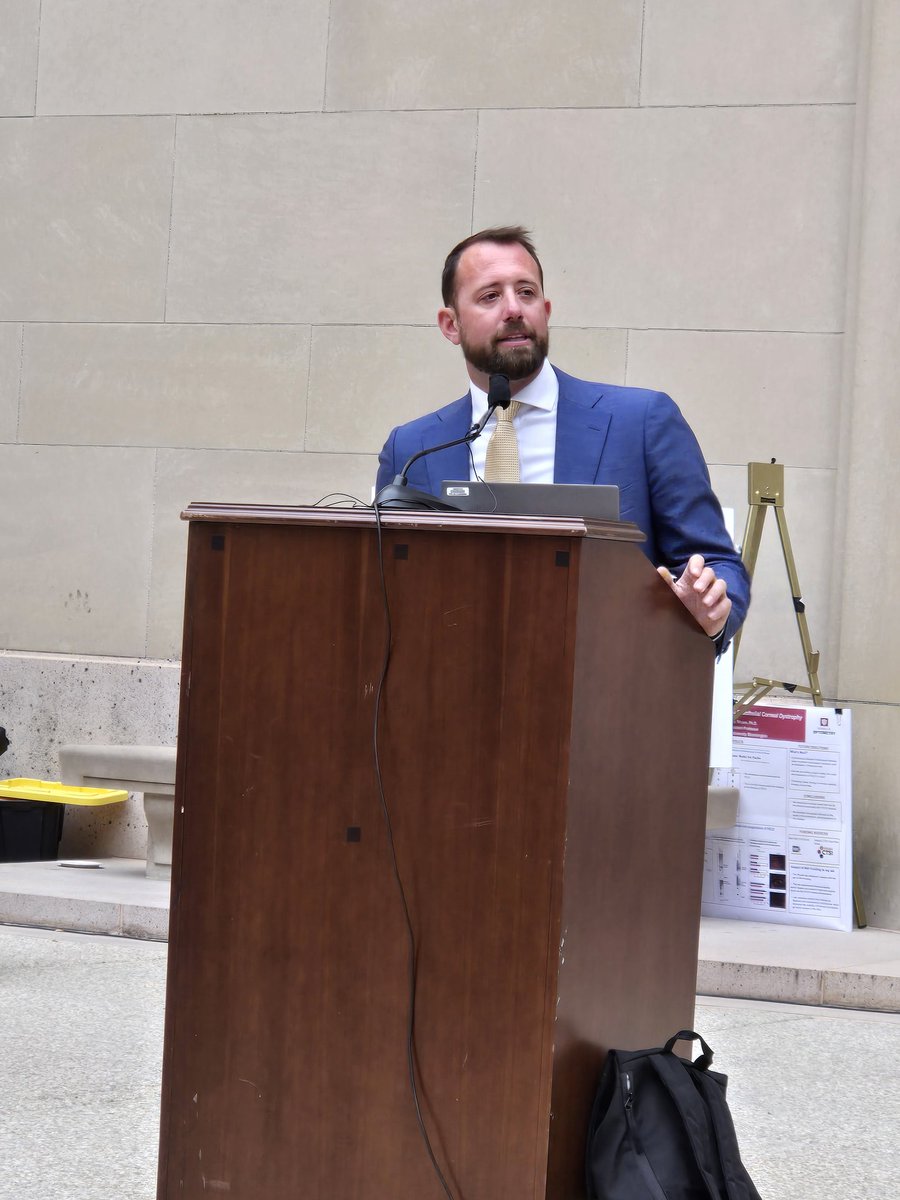 Last night's Congressional Emerging Vision Scientists Poster Session was a great success! Our poster session offers a unique platform for scientists to present their work, fostering critical discussions on the future of vision research and its impact on public health.