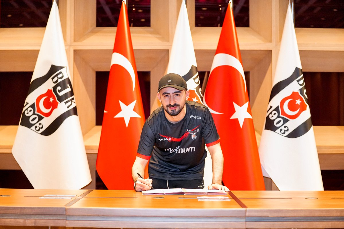 EA FC 25 Pro Clubs takım menajerimiz Furkan Akpolat'a hoş geldin diyoruz! 💪🏻

Yeni sezonda <a href="/tefligi/">Türkiye Espor Futbol Ligi</a> macerasına hazırız! 🦅

#BJKWIN🖤🤍