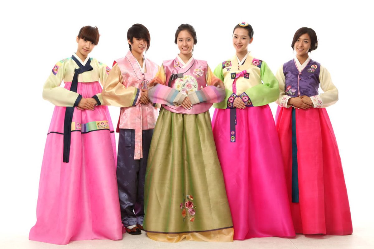 fxbeingfx's tweet photo. Since today is Chuseok, I decided to post some pictures of f(x) doing a Chuseok photoshoot that I could find on the internet.

#FX #VICTORIA #LUNA #AMBER #KRYSTAL #SULLI https://t.co/craBUgkVwX