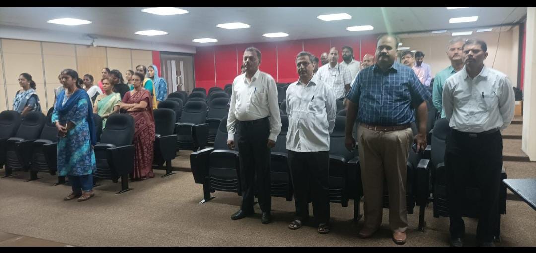 STPIChennai's tweet photo. ‘Swachhata Hi Seva’ (SHS, 2024)’ activities at STPI-Chennai has commenced by taking ‘Pledge’ at STPI-Chennai.

#SwachhBharat 
@swachhbharat 
@SwachhBharatGov https://t.co/tf3rwOUSiY