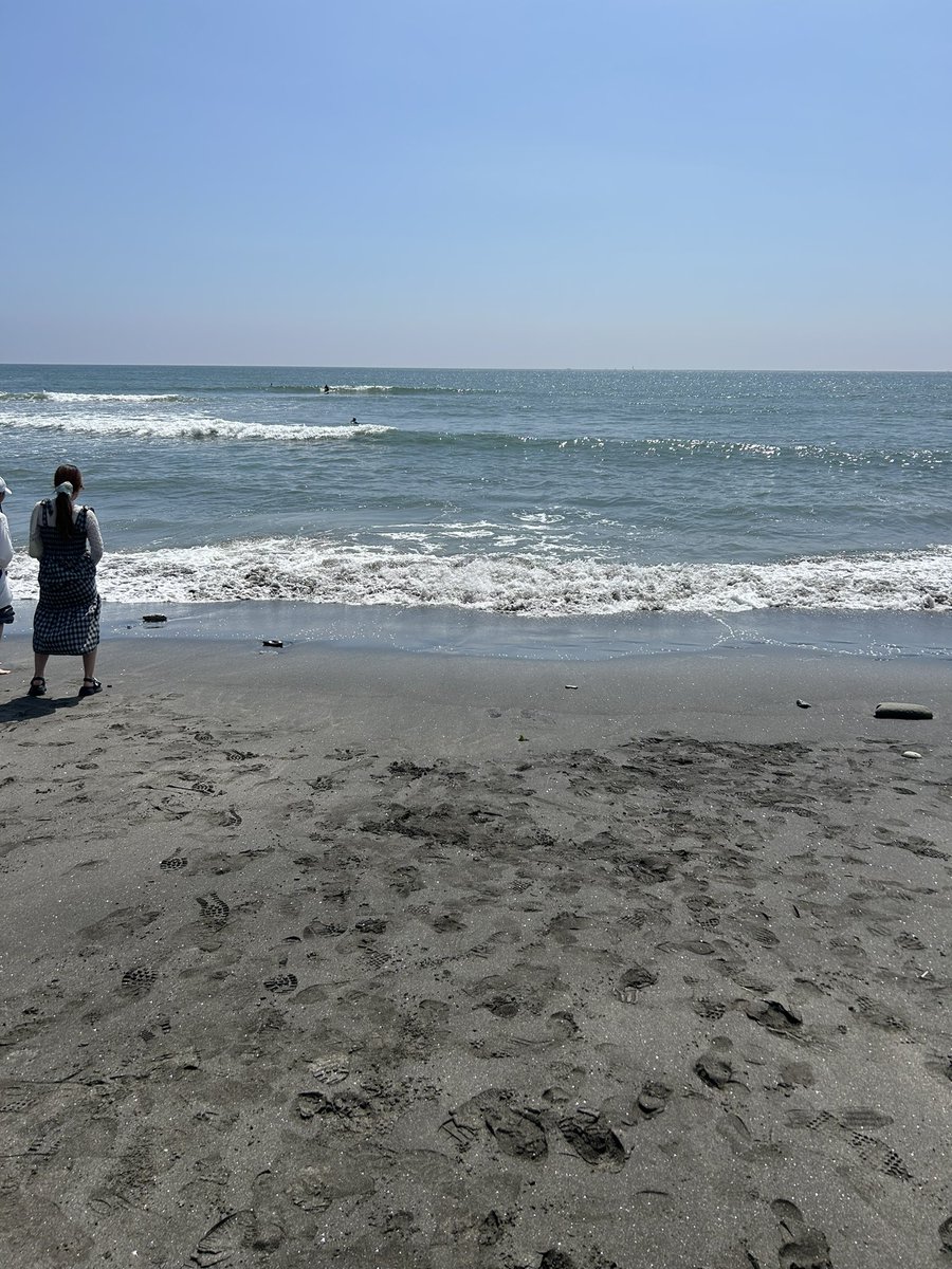 1300dash's tweet photo. 今日は鎌倉へ。
海沿いのレストランで野菜カレーを食べて目の前の七里ヶ浜の海。
暑いけど海風が心地よくてしばし佇む。
鎌倉駅前の落ち着いたカフェのモンブランが最高。
そしてお土産は鳩サブレ

#珊瑚礁
#レザンジュ https://t.co/32h2KmnoNC