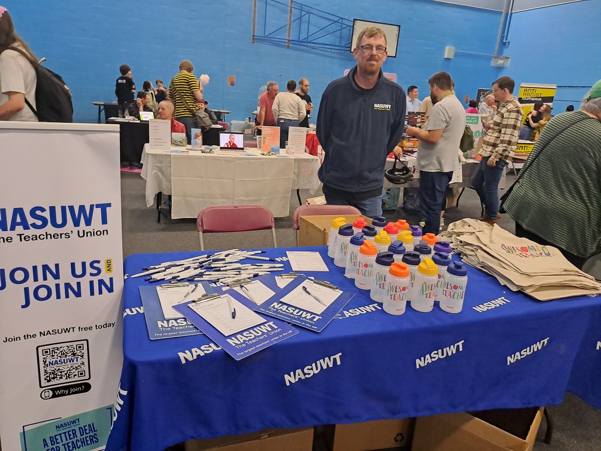 We have been busy recruiting new #studentteachers today @cumbriauni Carlisle! A big welcome to all of the new trainees! ☺️ #teachers #unions #traineetrachers #carlisle

Pop and see us for FREE student teacher membership and an #awesometeacher tote bag and water bottle!
