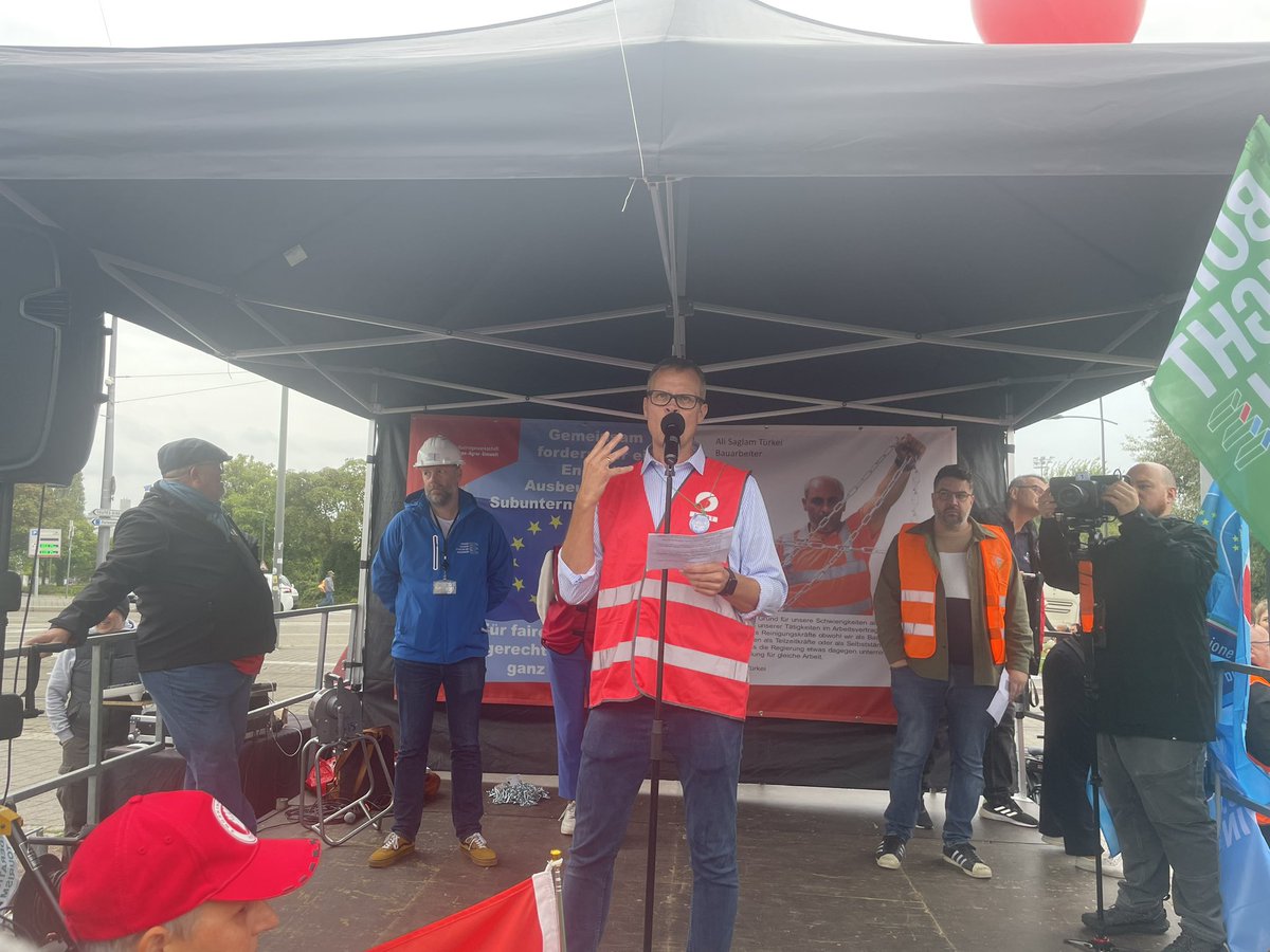 EFFAT_org's tweet photo. ‘We are here representing the most precarious sectors of the labour markets under one slogan: #StopExploitation ! 

Limit subcontracting! 

Regulate labour intermediaries! 

Bolster labour inspection!

No public money for exploitation! 

@EFFAT_GS https://t.co/OT3QwTzNxb