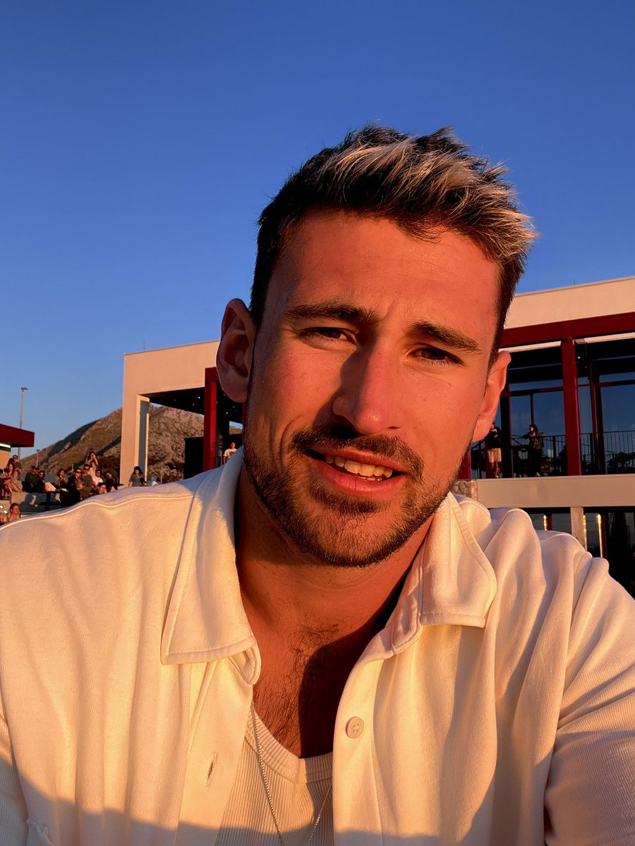 jakewilliamson4's tweet image. Week of R & R ☀️🫶🏼
Back to it - starting with our BTND run club tonight in Clapham @7pm !
Free to join and wine tasting after 🍷