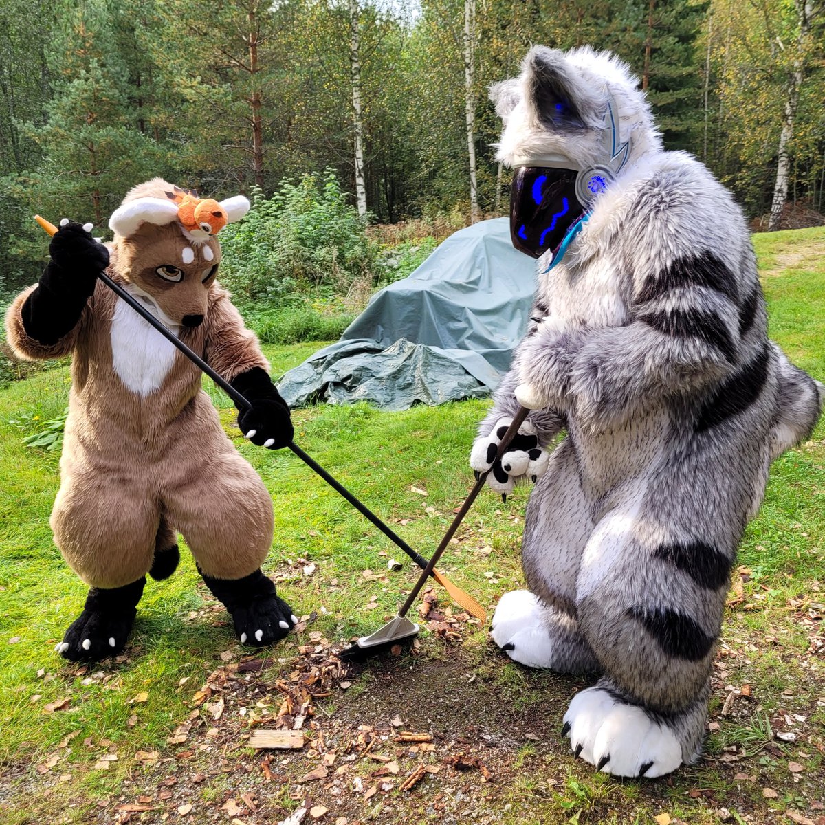Gardening with friends :3
#FursuitEveryday