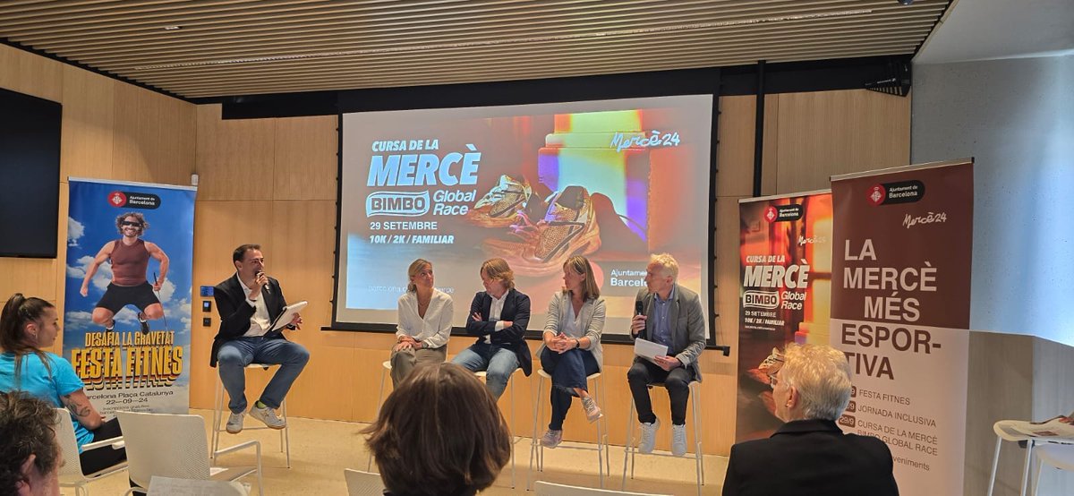 LaSansi's tweet photo. Gràcies a totes i tots! 📷
12 dies abans de la cursa, esgotats els 13.000 dorsals per la Cursa de la Mercè @bimboglobalrace un 30% més que l’edició anterior, i un rècord del 37% de dones als 10 km.
No es faran dorsals extres,ni es permetrà participar sense dorsal.
#cursadelamerce https://t.co/4ZuZqePtEm