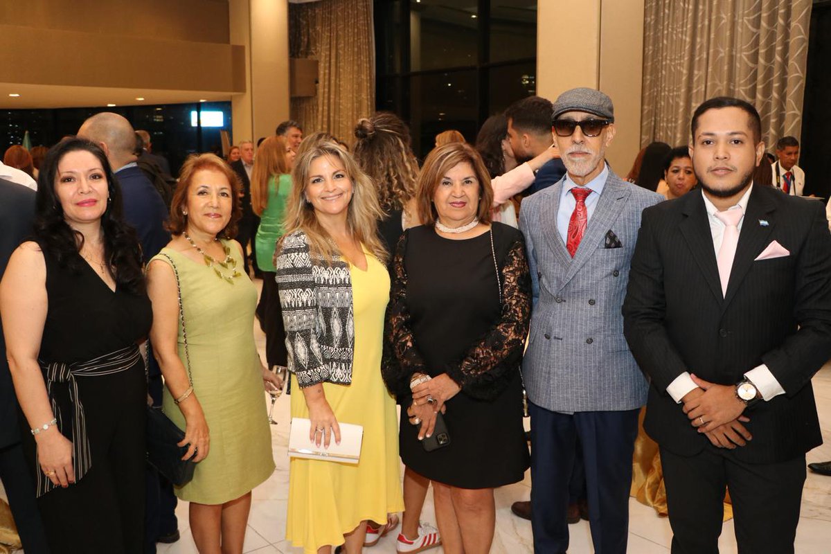 Ceremonia y recepción de la celebración de los 203 Años de Independencia de Centroamérica, organizada por la Embajadas de Guatemala🇬🇹, El Salvador 🇸🇻, Honduras 🇭🇳, Nicaragua 🇳🇮 y Costa Rica 🇨🇷 En Panamá 🇵🇦

Gracias por la invitación, Viva Centroamérica.